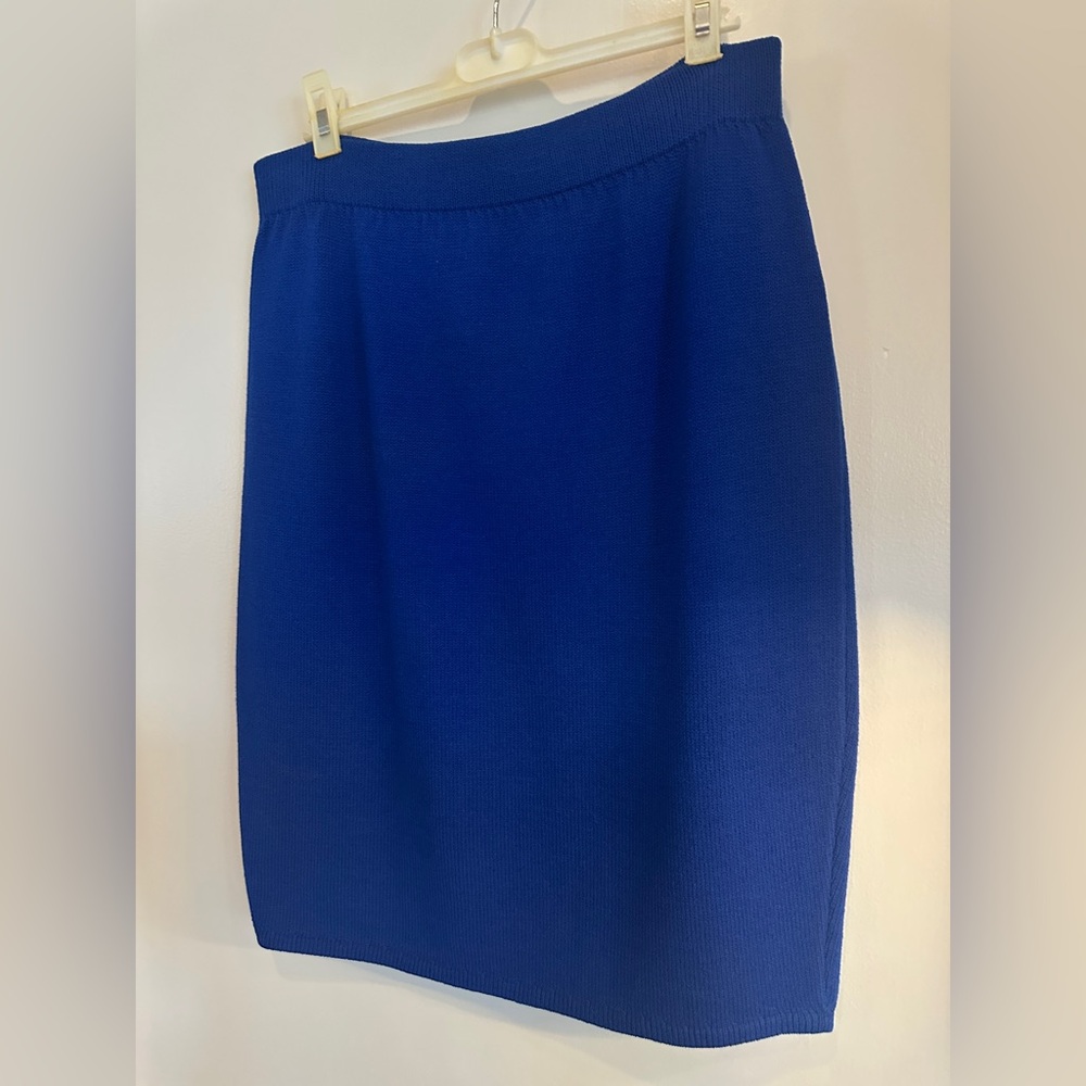 Elegant Blue Women's Knit Pull On Skirt - Size 8